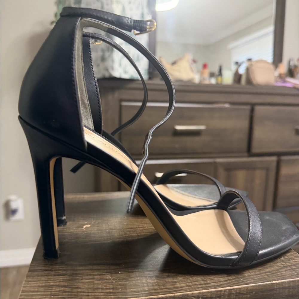 Stuart Weizmann Elegant Black Strappy Heels